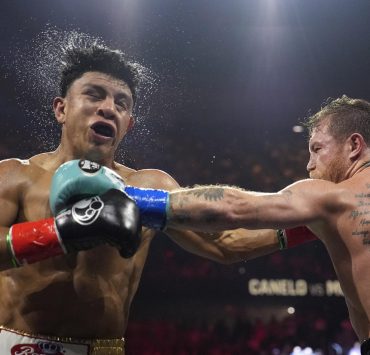Canelo gana ante Jaime Munguía