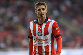 Isaac ``conejito´´ Brizuela es uno de los candidatos a salir de Chivas para el Apertura 2024.