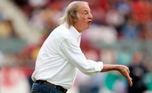 Como seleccionador en México, le dio oportunidad a futbolistas como Zague, Jorge Campos y Claudio Suárez.