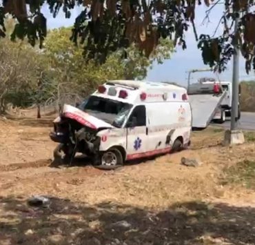 Se accidenta ambulancia de Conkal 3 lesionados