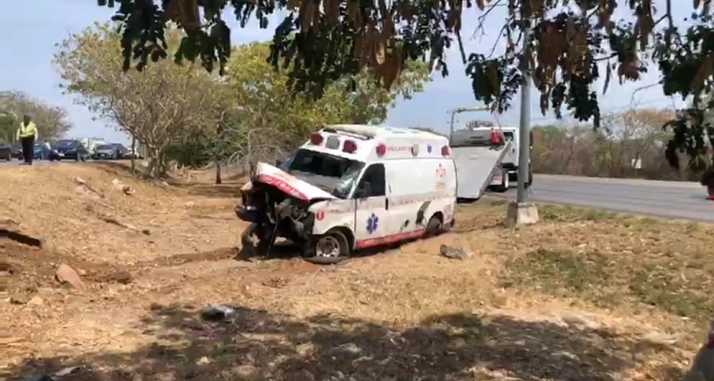 Se accidenta ambulancia de Conkal 3 lesionados