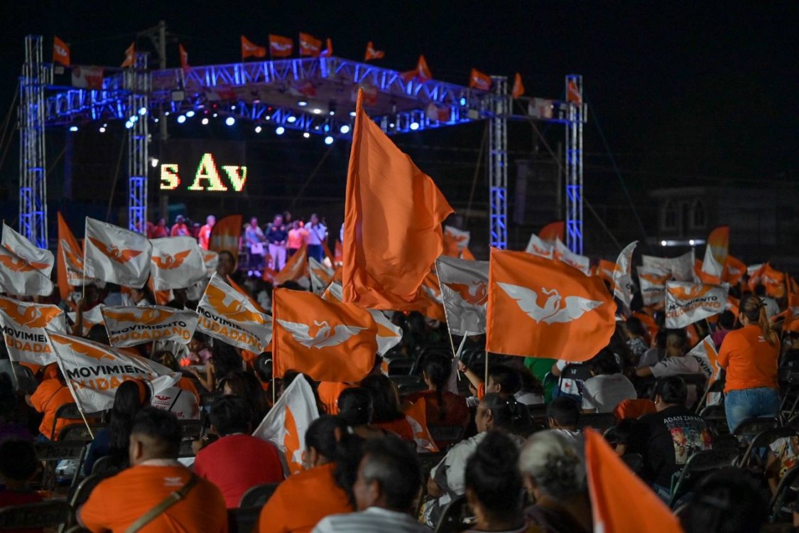 Vida Gómez recibió el respaldo de cientos de pobladores