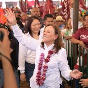 Rocío Nahle se compromete a establecer un precio mínimo garantizado para el café.