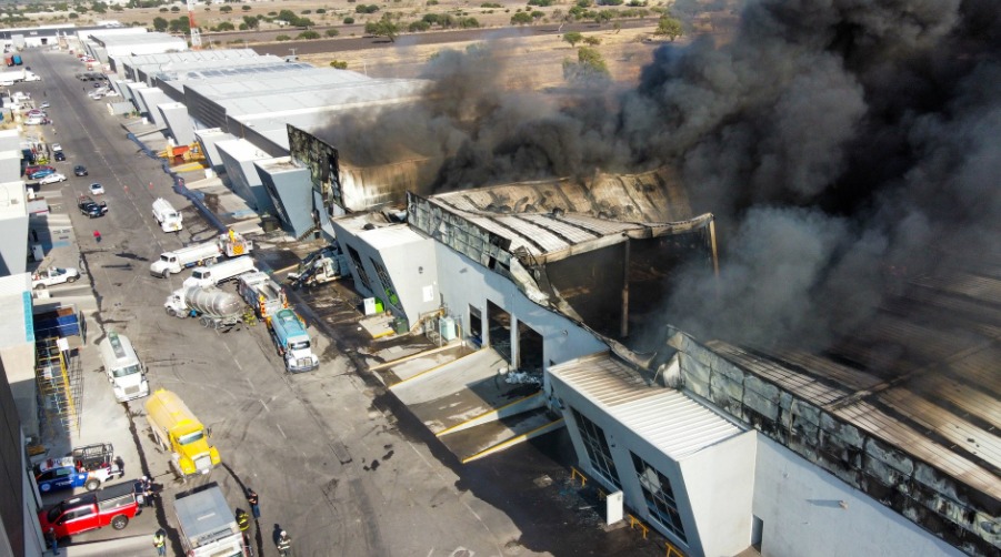 Incendio Devastador en Parque Industrial Pyme Afecta a Empresa de Dispositivos Médicos en Querétaro