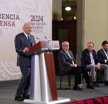 "La Salud es un Derecho, no un Privilegio", AMLO