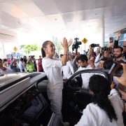 Claudia Sheinbaum continúa recorriendo el país; llega a Yucatán