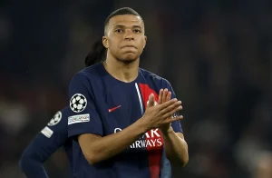 Lo que se anunciaba a principios de 2024, el día de hoy se anuncia de manera oficial, y Mbappé es nuevo jugador del Real Madrid.