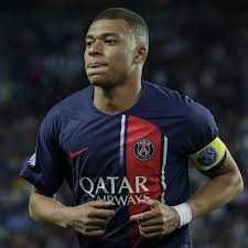 Mbappé llega al conjunto merengue, como agente libre y por cinco temporadas.