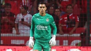 El arquero de Chivas, Raúl ``Tala´´ Rangel, debutará como portero de la Selección Mexicana ante Uruguay.