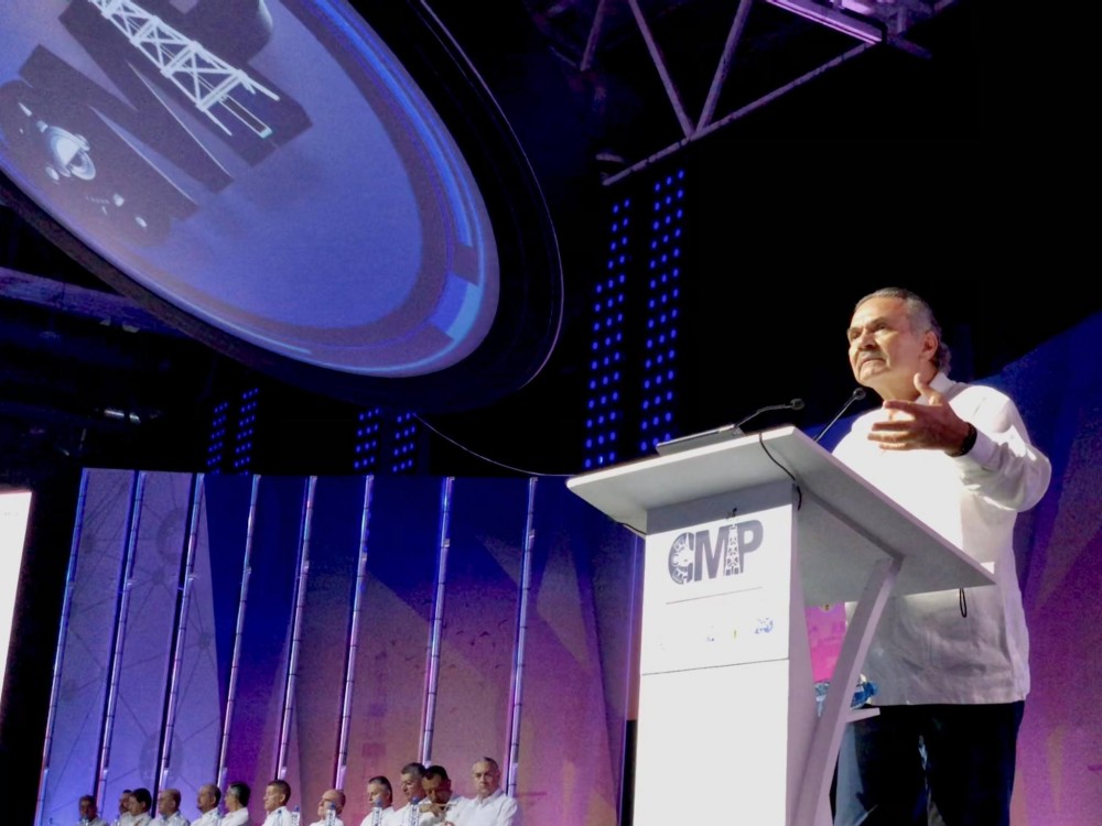 Octavio Romero Oropeza asegura que PEMEX debe menos y vale más