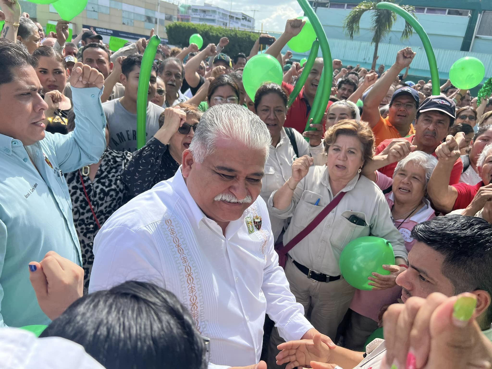 Andrés Francisco Aguilar se registra para la dirigencia de la Sección 30 del STPRM