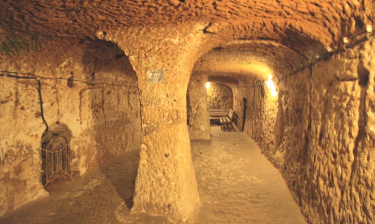 Encuentran enorme ciudad subterránea