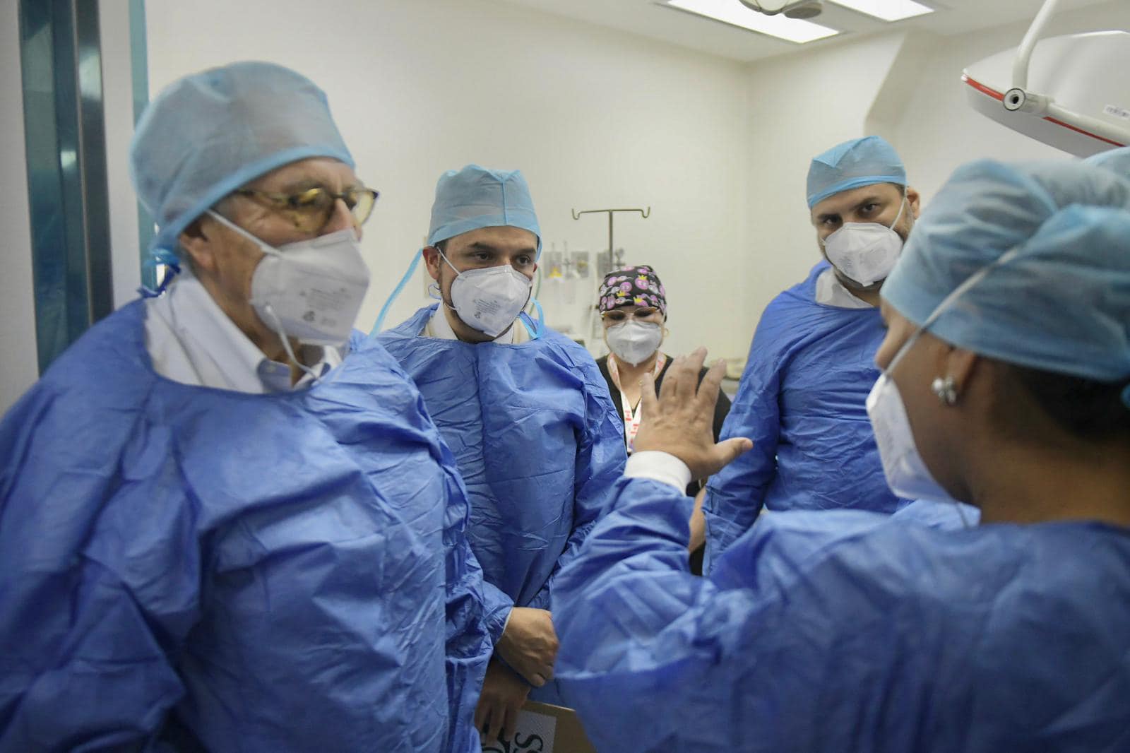 Secretario de Salud Federal y titular del IMSS supervisan el Hospital General de Tarimoya