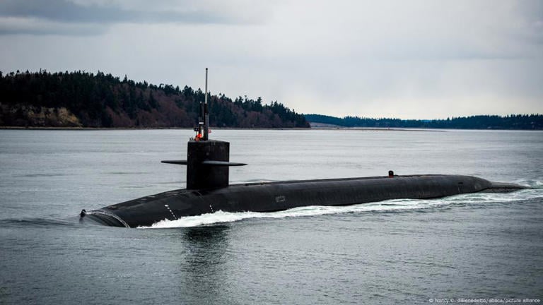 EU envía submarino a medio oriente