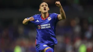 Uriel Antuna deja a la máquina cementera del Cruz Azul, y es nuevo jugador de Tigres.