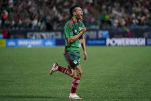 Irving Lozano también está teniendo buen inicio de temporada en la Eredivise, por lo que puede asegurar un regreso a Selección Mexicana con Javier Aguirre.
