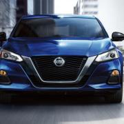 Este es el mínimo de enganche para estrenar auto Nissan Altima