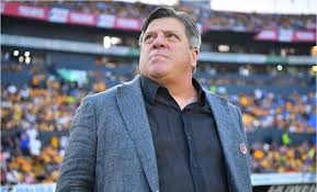 El "Piojo" Herrera se prepara para su segunda Copa del Mundo, ahora al frente de la Selección de Costa Rica, buscando superar nuevos retos en el fútbol internacional.