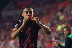 Gilberto Mora de tan solo 17 años de edad, vivira su primera experiencia con la Selección Mexicana mayor.