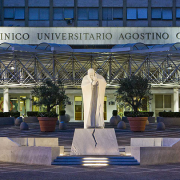 El papa Francisco hospitalizado por infección respiratoria