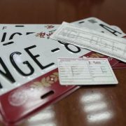 Contrato por más de 548 mdp para placas vehiculares en Edomex